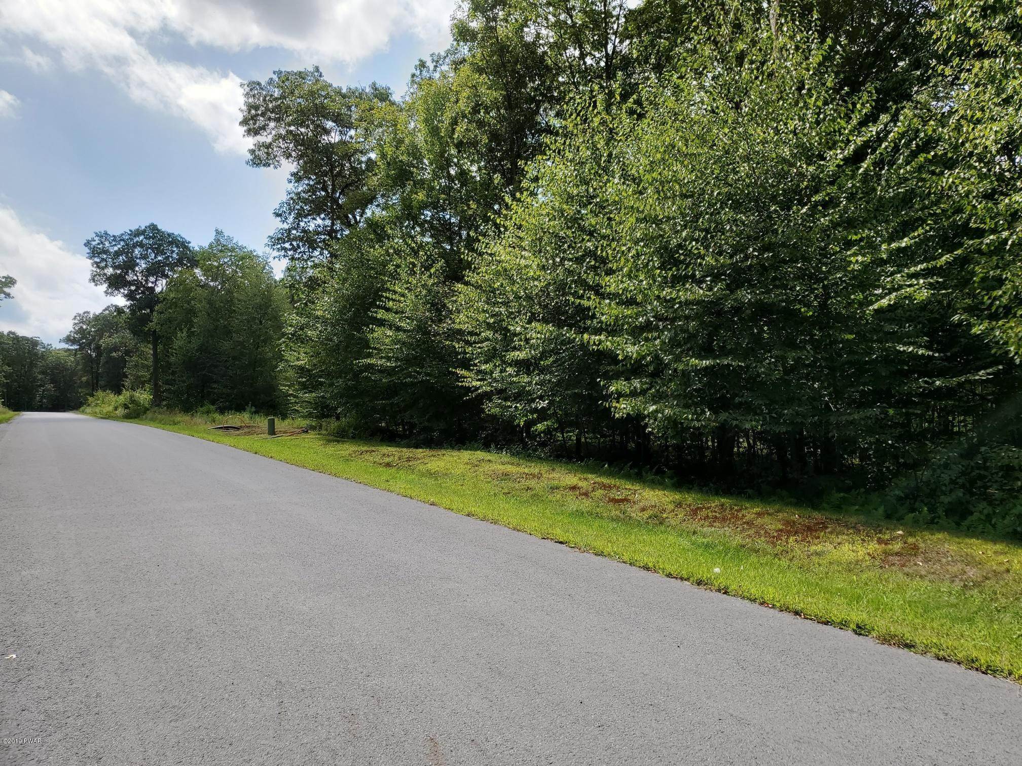 3. Land for Sale at 137 Wedgewood Dr Hawley, Pennsylvania 18428 United States