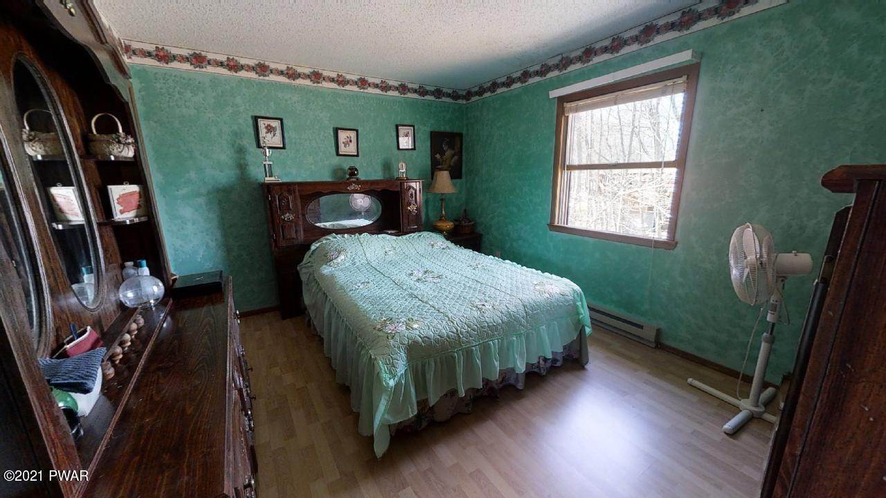 8. Single Family Homes for Sale at 133 Skyview Rd Dingmans Ferry, Pennsylvania 18328 United States