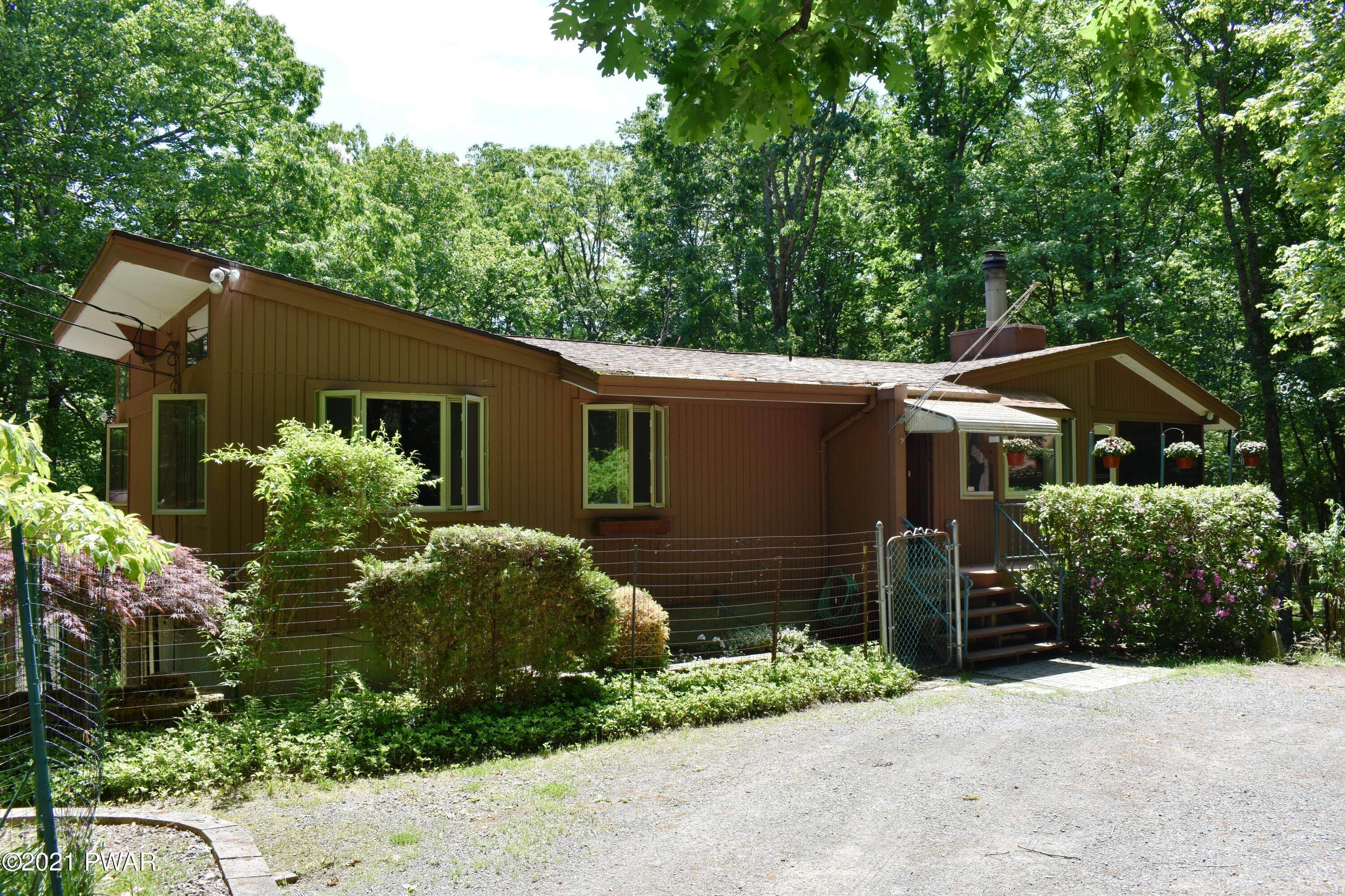 Single Family Homes for Sale at 153 Washington Drive Lords Valley, Pennsylvania 18428 United States