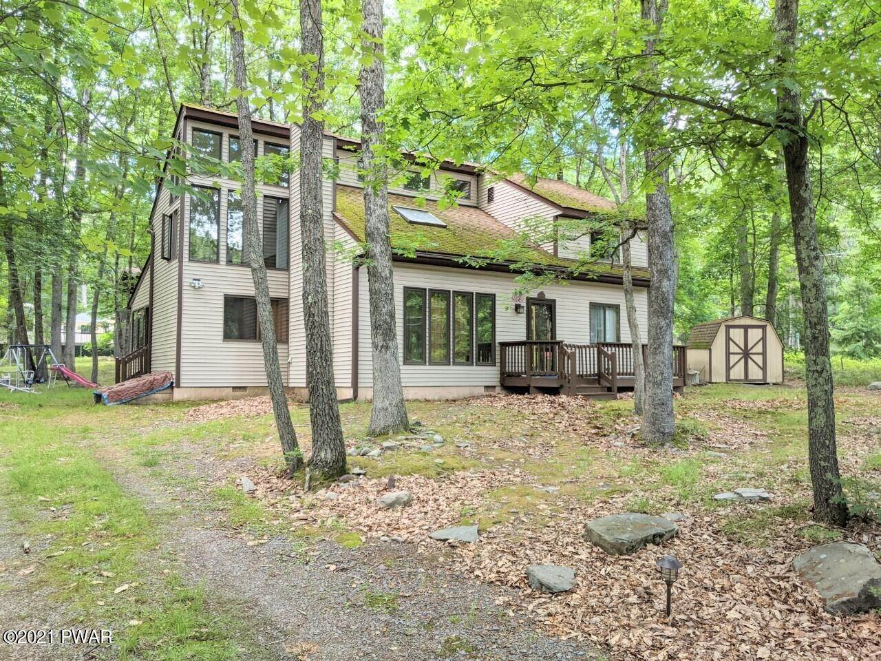3. Single Family Homes for Sale at 101 Monroe Ln Lords Valley, Pennsylvania 18428 United States