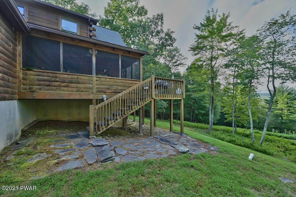 4. Single Family Homes for Sale at 632 Masthope Plank Rd Lackawaxen, Pennsylvania 18435 United States