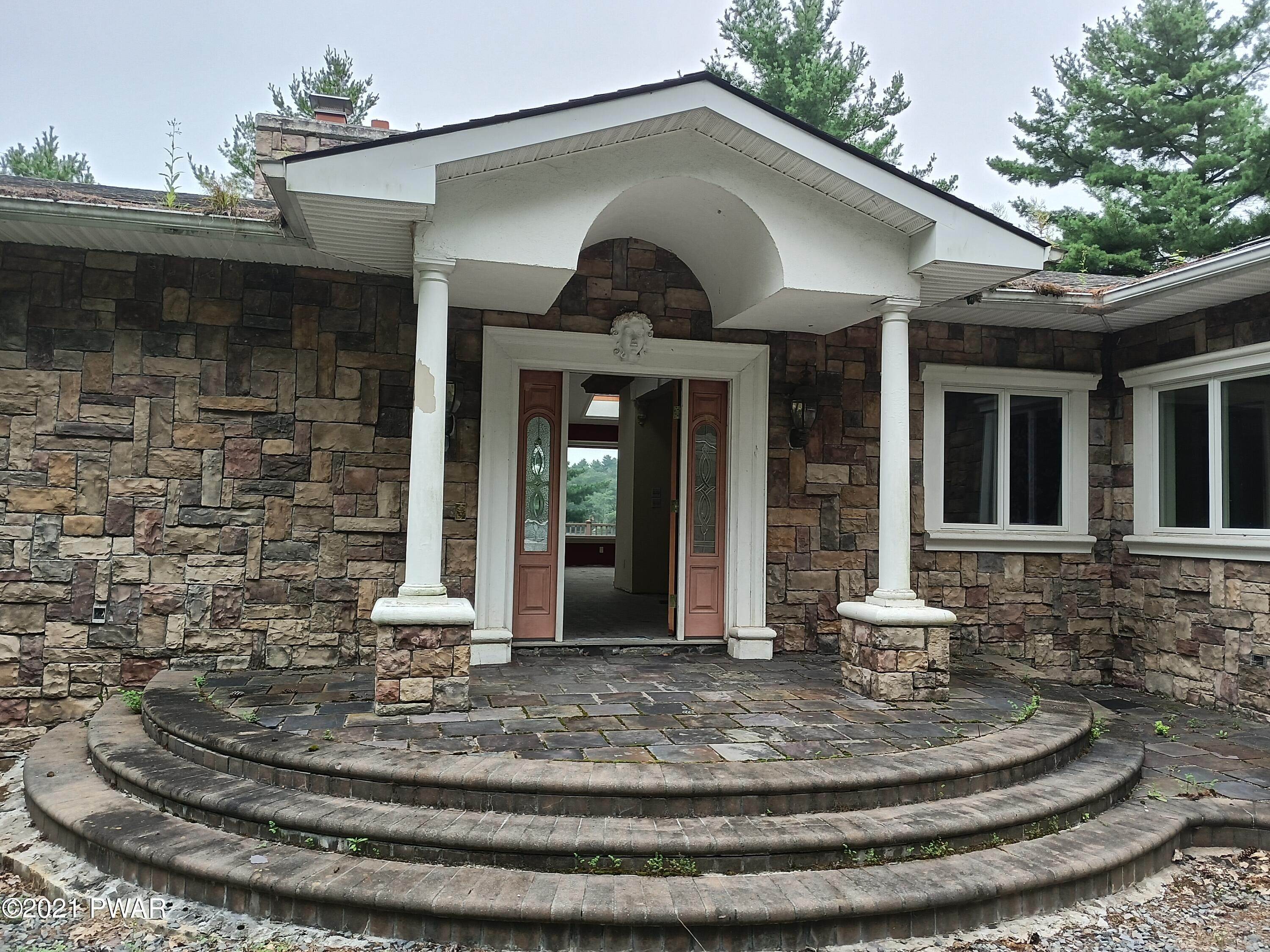 Single Family Homes for Sale at 827 Twin Lakes Rd Shohola, Pennsylvania 18458 United States