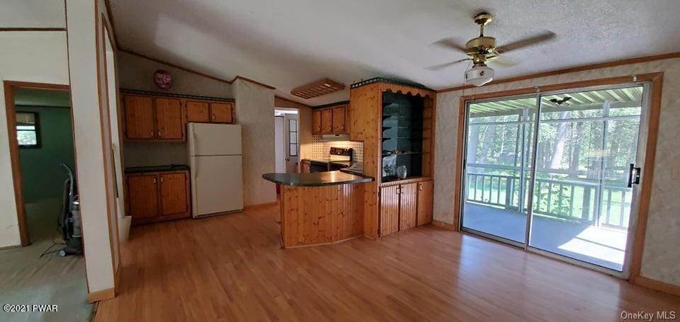 18. Single Family Homes for Sale at 32 Blind Pond Rd Narrowsburg, New York 12764 United States