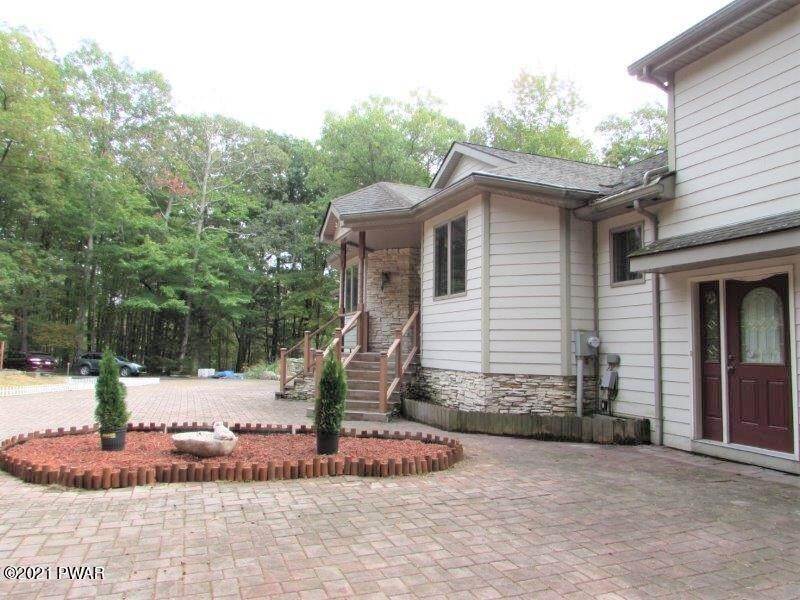 65. Single Family Homes for Sale at 806 Hoover Ct Lords Valley, Pennsylvania 18428 United States