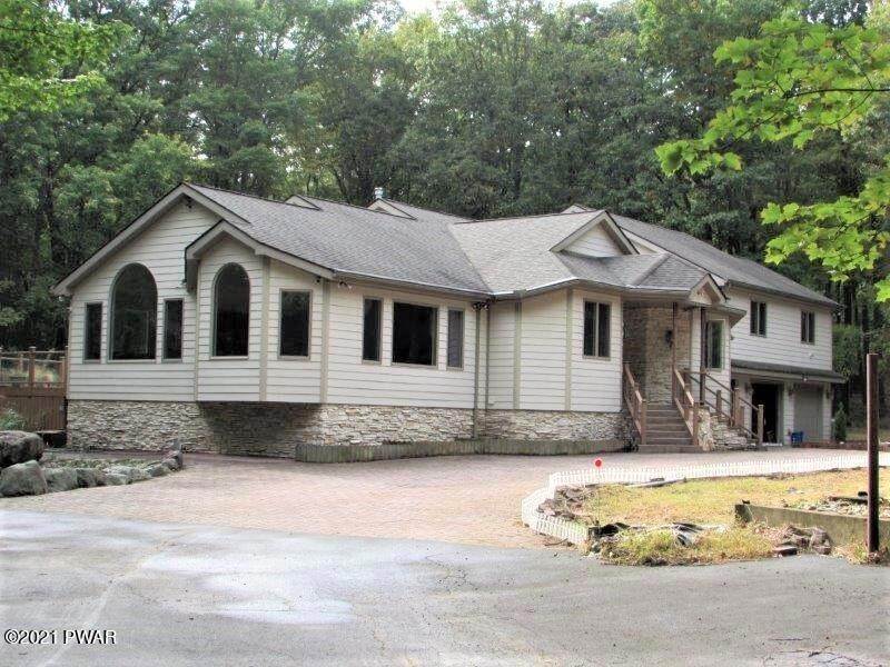3. Single Family Homes for Sale at 806 Hoover Ct Lords Valley, Pennsylvania 18428 United States