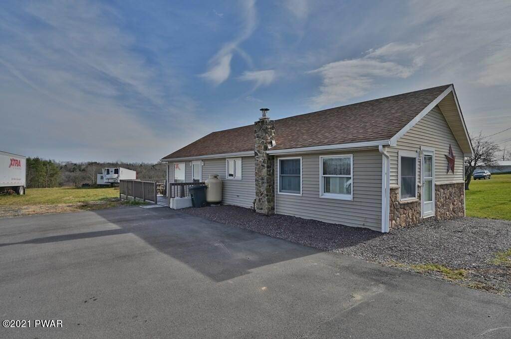 1. Single Family Homes for Sale at 264 Easton Tpke Lake Ariel, Pennsylvania 18436 United States
