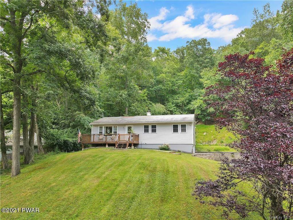 24. Single Family Homes for Sale at 2 Old Minisink Ford Rd Barryville, New York 12719 United States