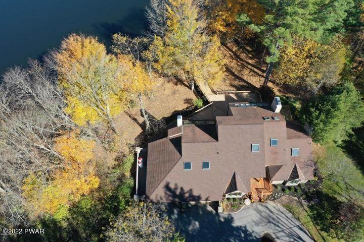 12. Single Family Homes for Sale at 162 Route 423 Pocono Pines, Pennsylvania 18350 United States