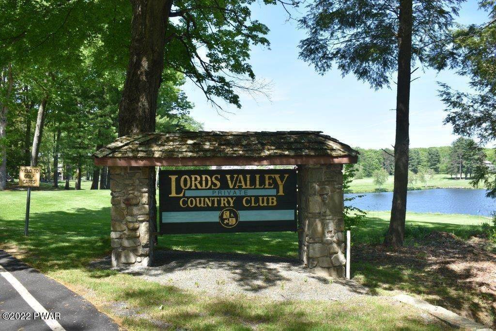96. Single Family Homes for Sale at 226 Remuda Drive Lords Valley, Pennsylvania 18428 United States