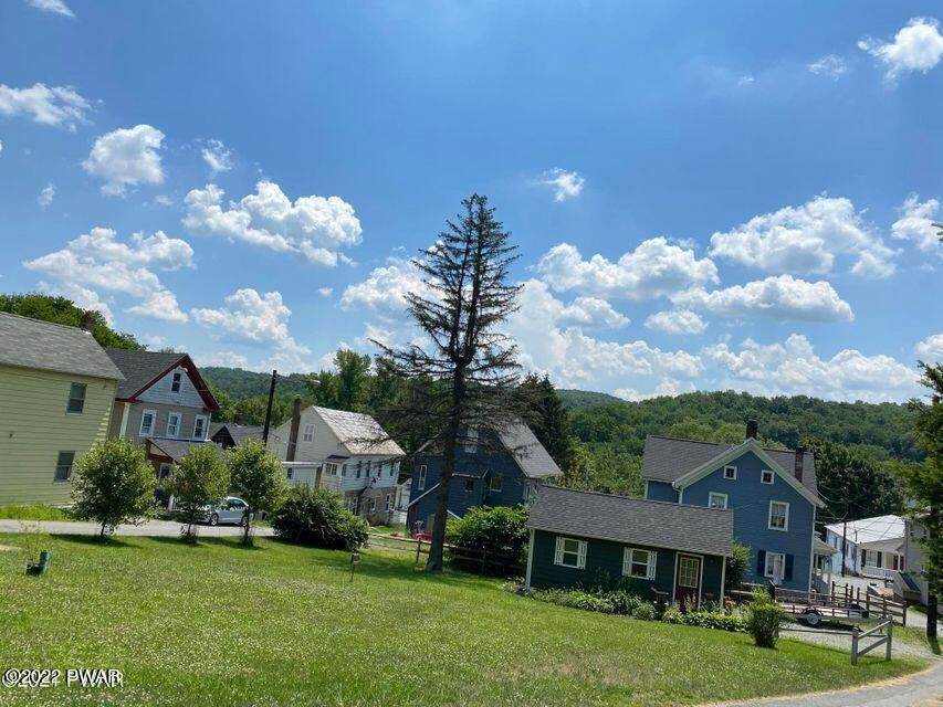 3. Single Family Homes for Sale at 9 Smith Ln Honesdale, Pennsylvania 18431 United States