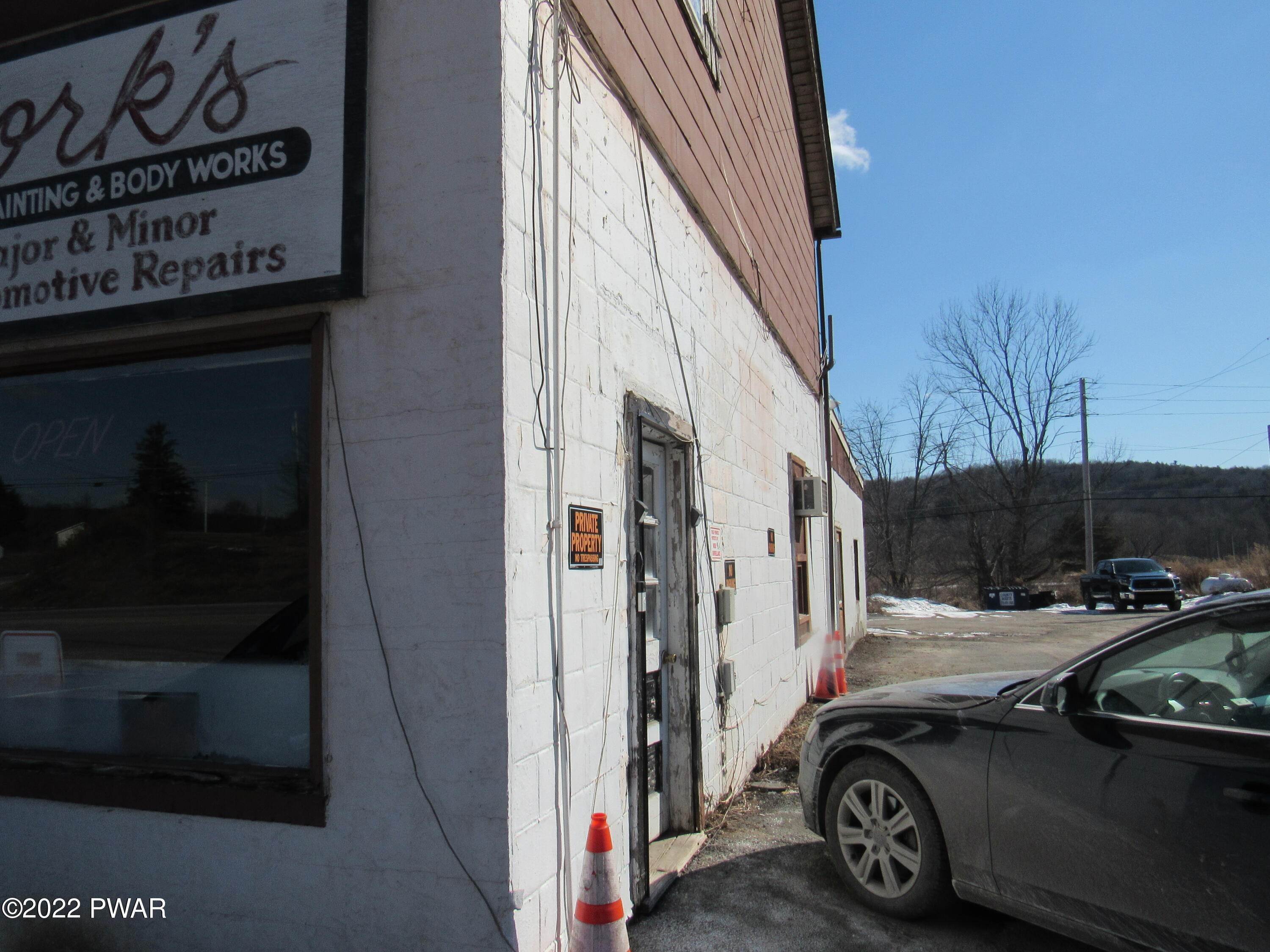 24. Commercial for Sale at 1052 Main St Newfoundland, Pennsylvania 18445 United States
