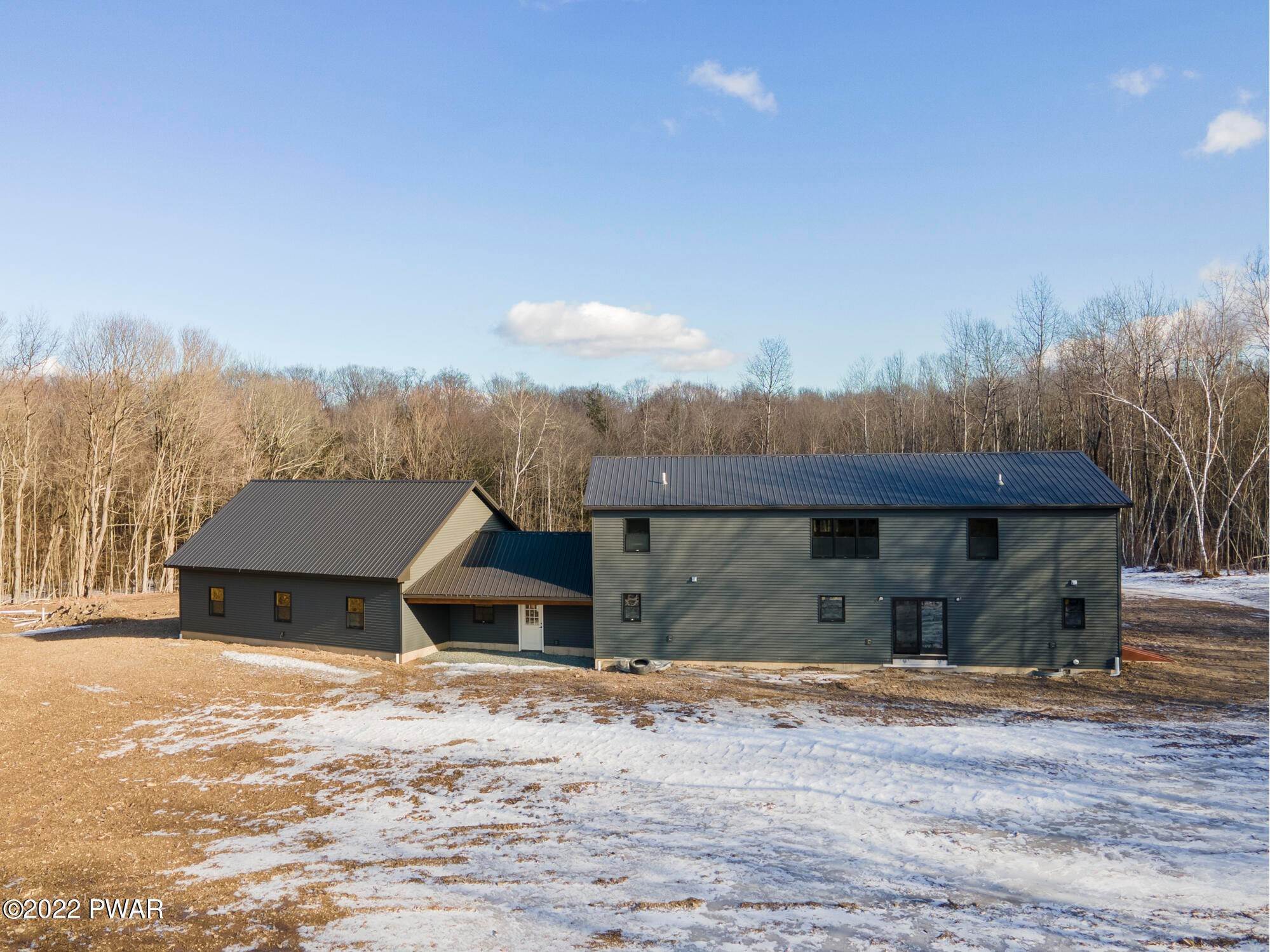 30. Single Family Homes for Sale at 311 Jubinsky Rd Waymart, Pennsylvania 18472 United States