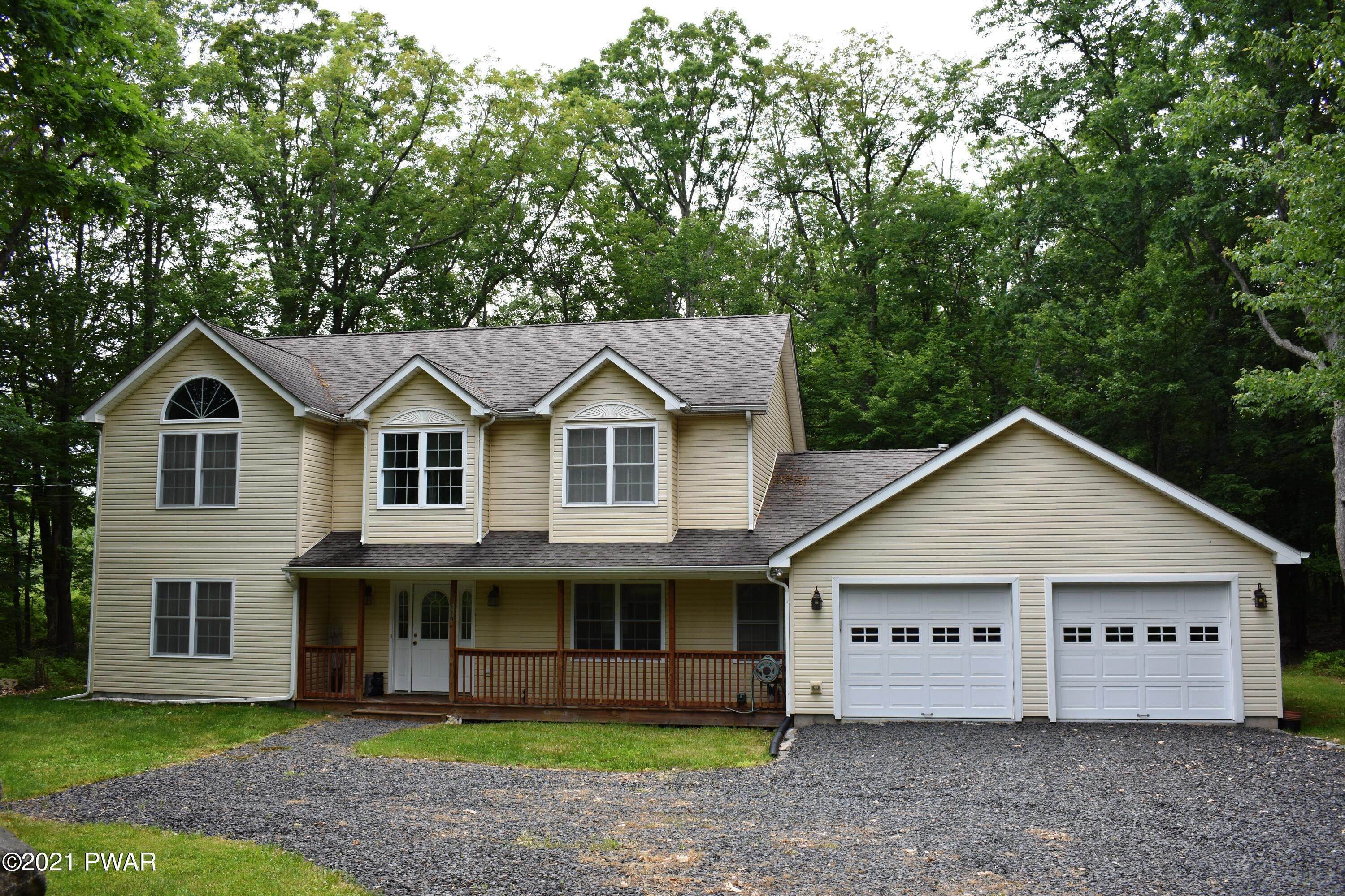 Single Family Homes for Sale at 116 Appaloosa Drive Lords Valley, Pennsylvania 18428 United States