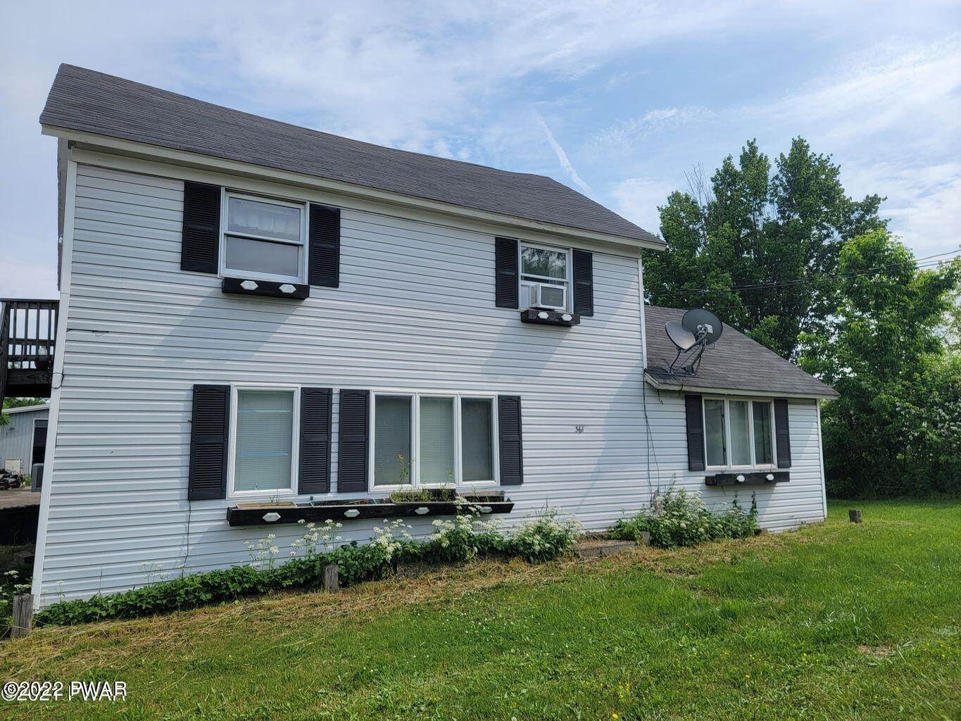 7. Single Family Homes for Sale at 361 Hamlin Hwy Lake Ariel, Pennsylvania 18436 United States