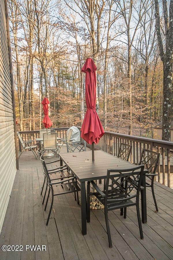 8. Single Family Homes for Sale at 95 Northwood Terrace Lake Ariel, Pennsylvania 18436 United States