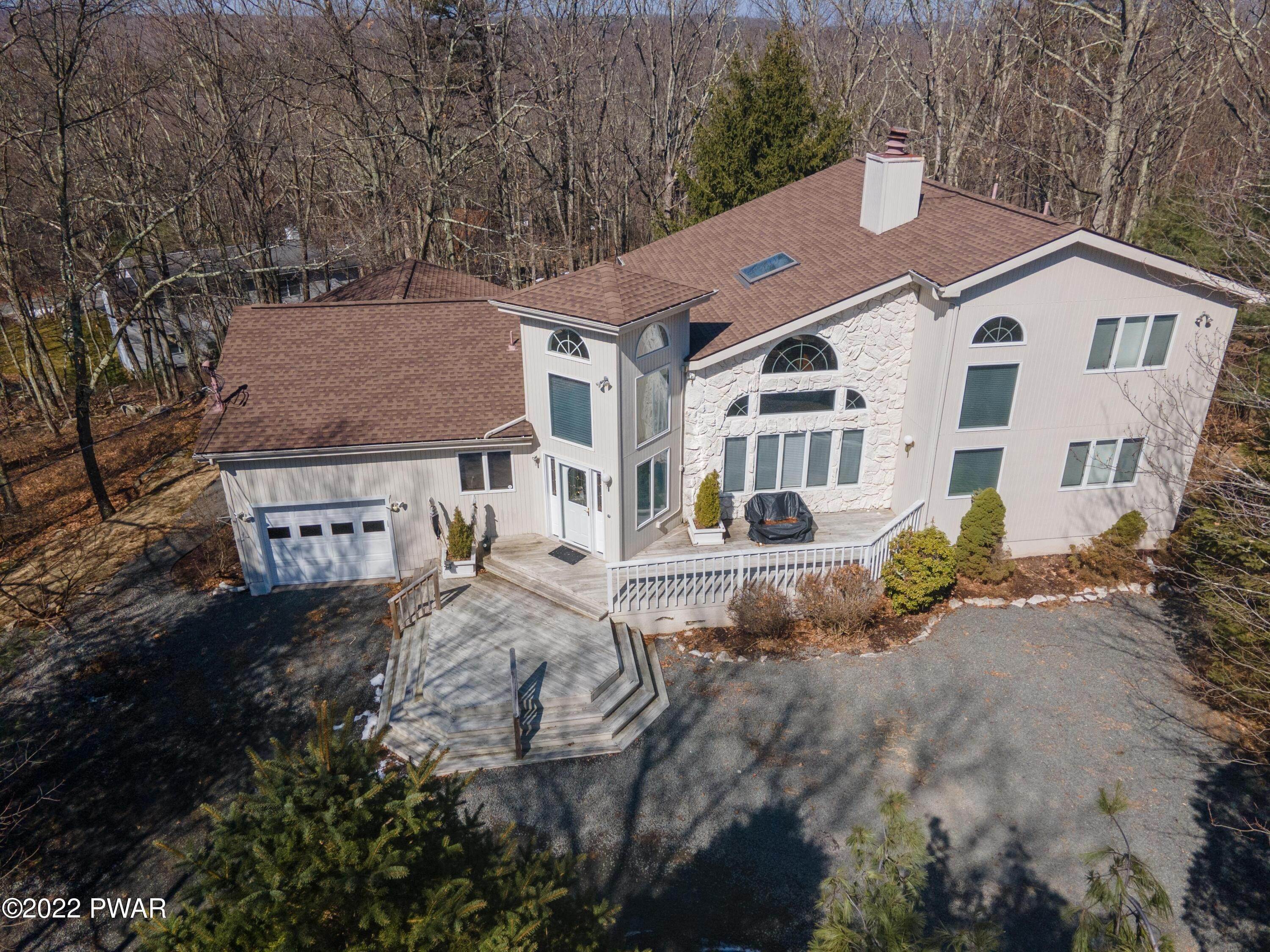 Single Family Homes for Sale at 202 Remuda Dr Lords Valley, Pennsylvania 18428 United States