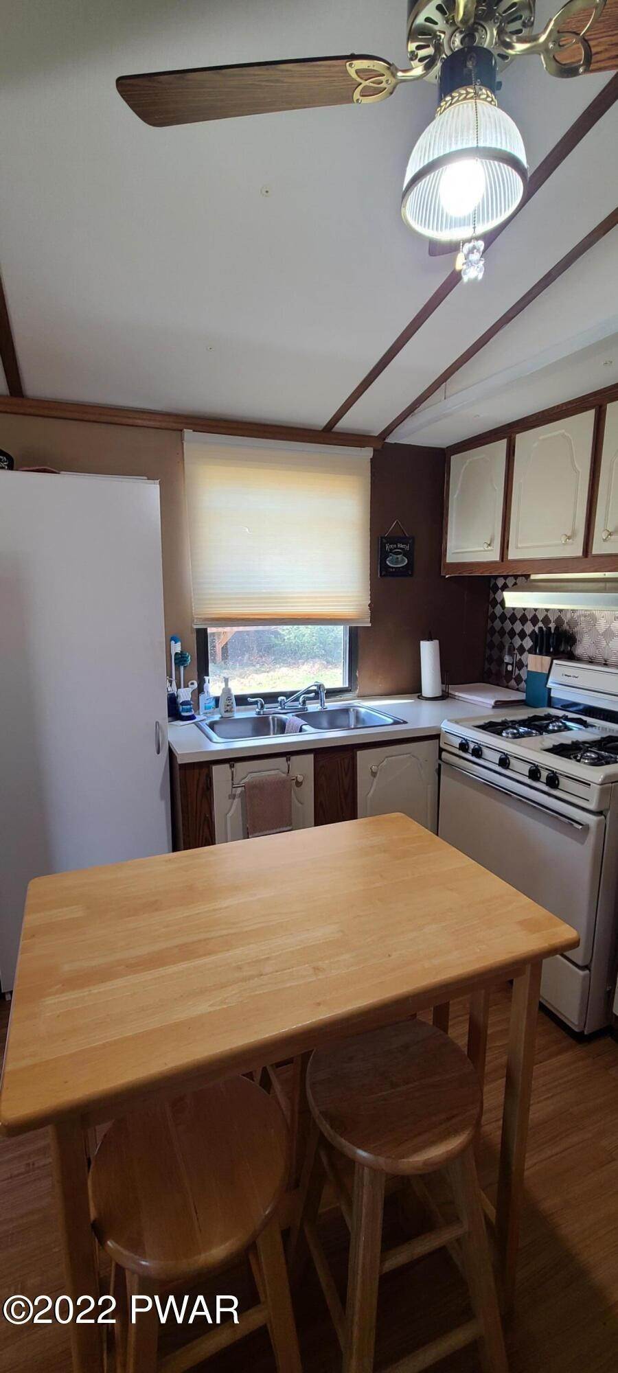 6. Mobile Homes for Sale at 107 Rabbit Ln Hawley, Pennsylvania 18428 United States