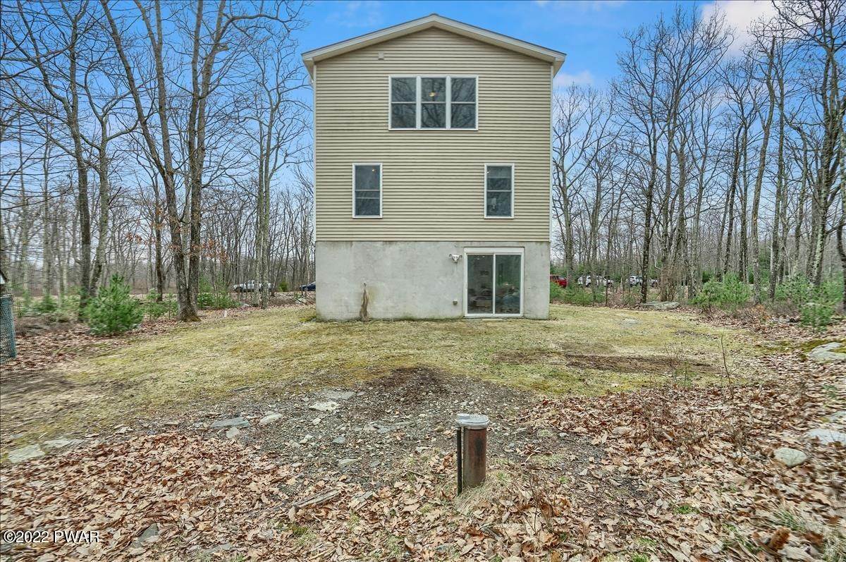 37. Single Family Homes for Sale at 127 High Ridge Rd Dingmans Ferry, Pennsylvania 18328 United States