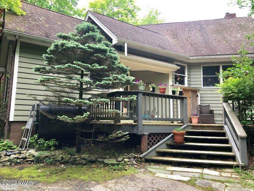 5. Single Family Homes for Sale at 152 Water Forest Dr Milford, Pennsylvania 18337 United States
