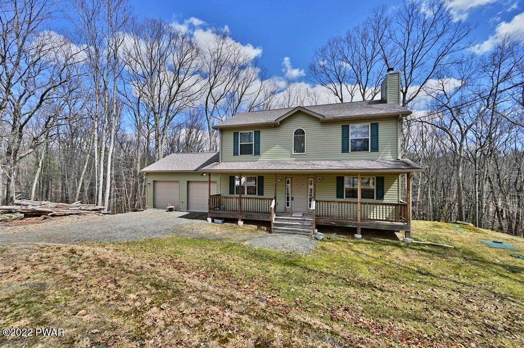 2. Single Family Homes for Sale at 106 Falling Brook Way Hawley, Pennsylvania 18428 United States