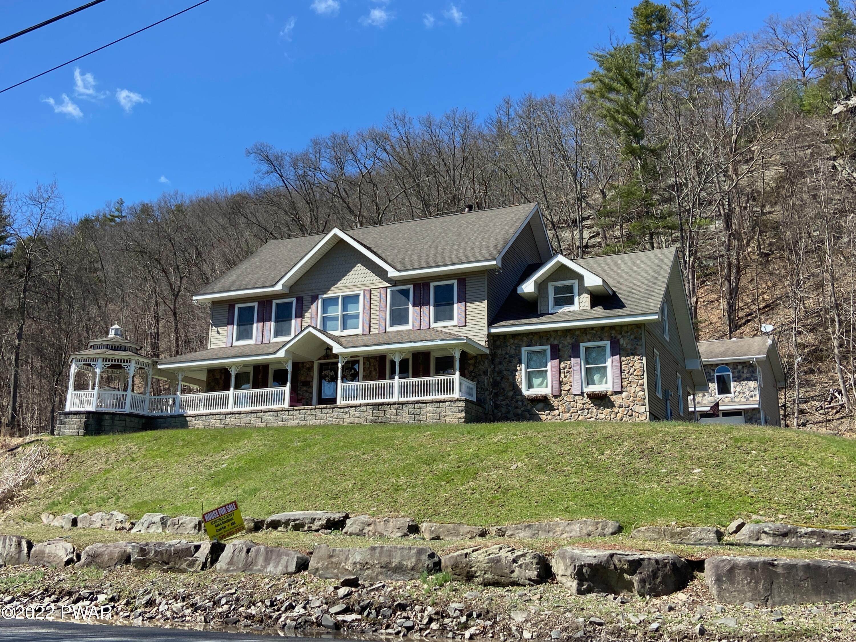 2. Single Family Homes for Sale at 104 Masthope Plank Rd Lackawaxen, Pennsylvania 18435 United States