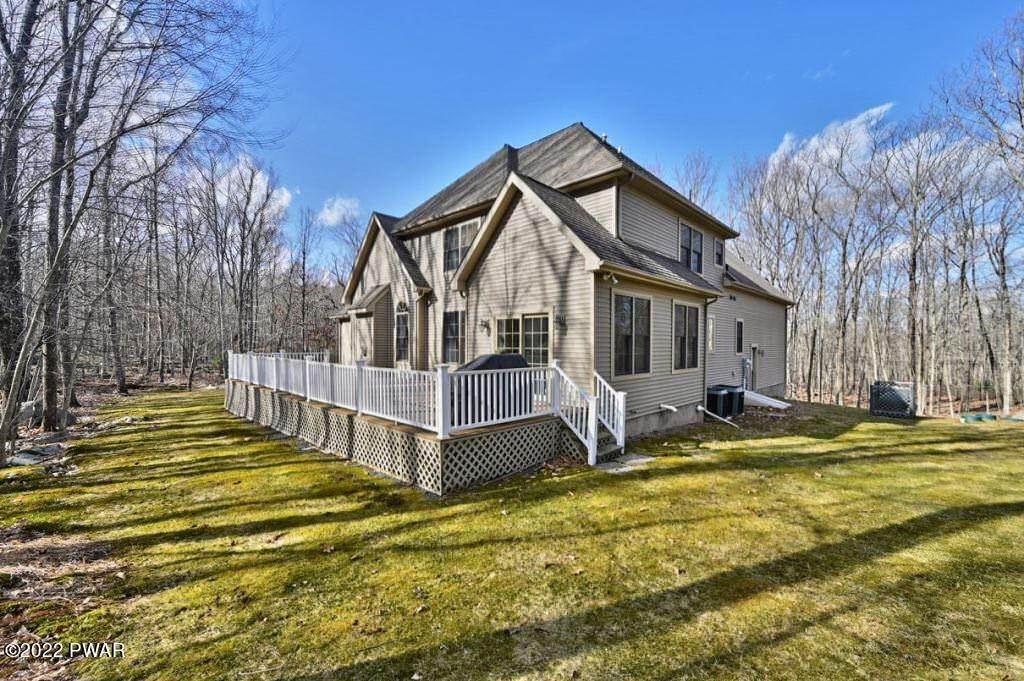 9. Single Family Homes for Sale at 1238 Acacia Dr Hawley, Pennsylvania 18428 United States