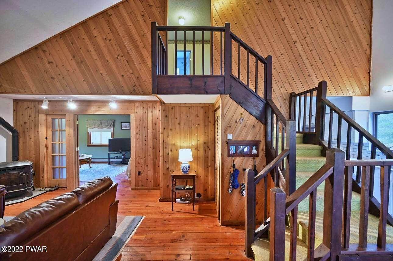 8. Single Family Homes for Sale at 250 Falling Waters Blvd Lackawaxen, Pennsylvania 18435 United States