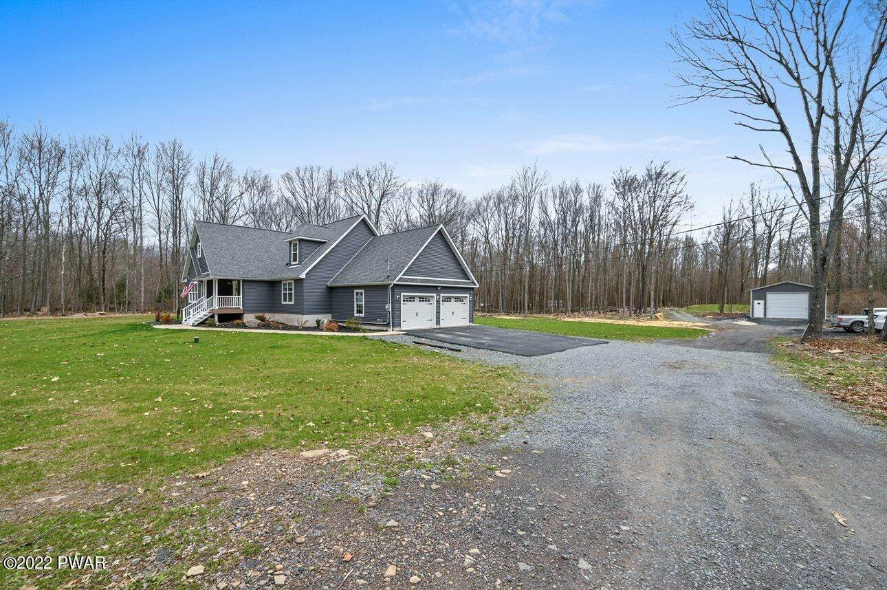 4. Single Family Homes for Sale at 28 Kennedy Ln Waymart, Pennsylvania 18472 United States