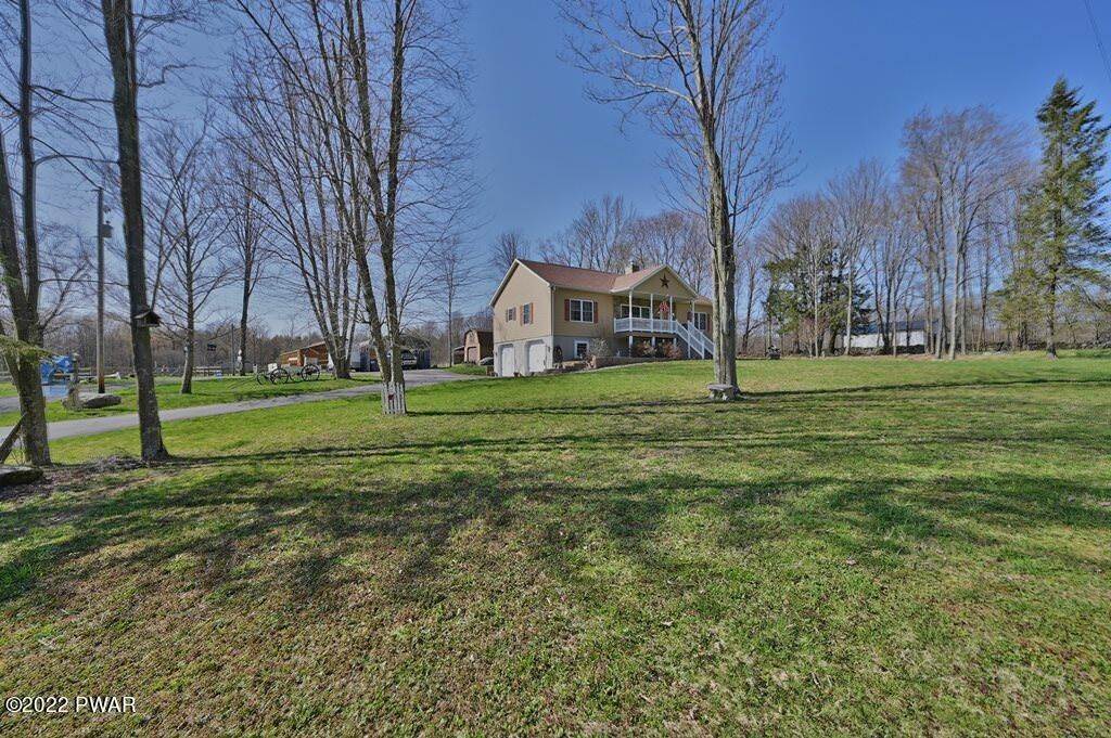 5. Single Family Homes for Sale at 1301 Howe Rd Madison Township, Pennsylvania 18444 United States