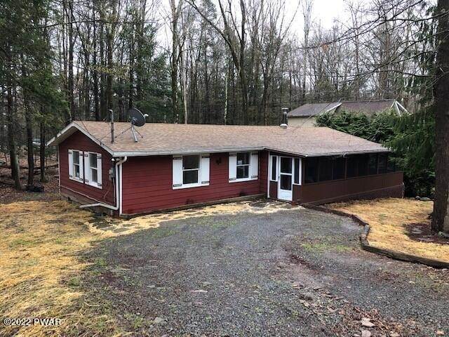 Single Family Homes for Sale at 1165 Wallenpaupack Dr Lake Ariel, Pennsylvania 18436 United States