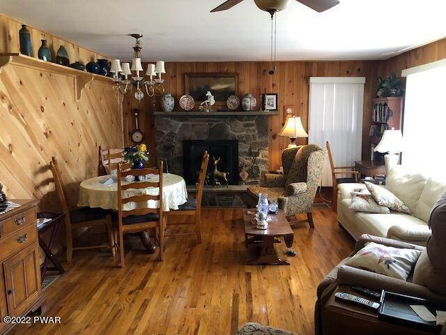 3. Single Family Homes for Sale at 120 N Maple Ln Greentown, Pennsylvania 18426 United States