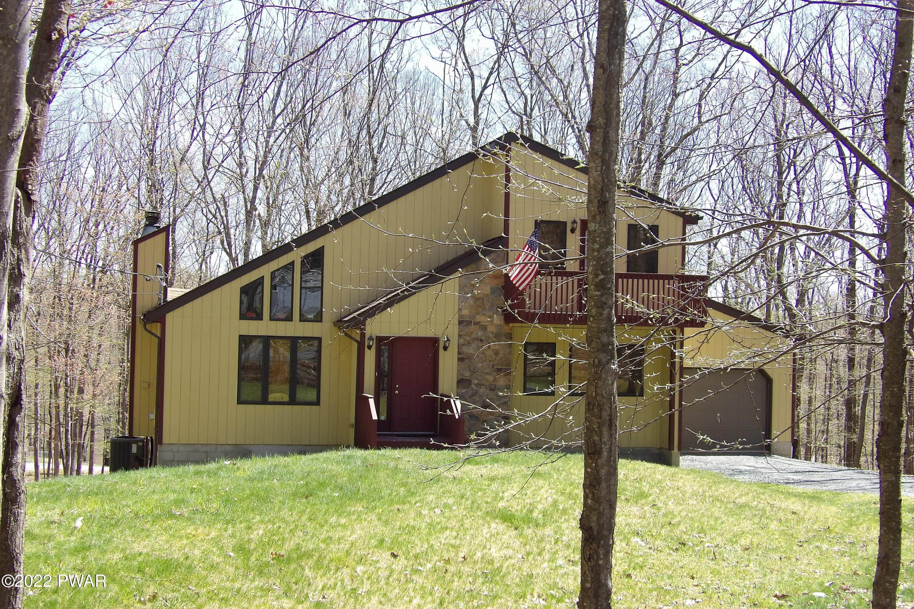 16. Single Family Homes for Sale at 115 Kiel Rd Milford, Pennsylvania 18337 United States