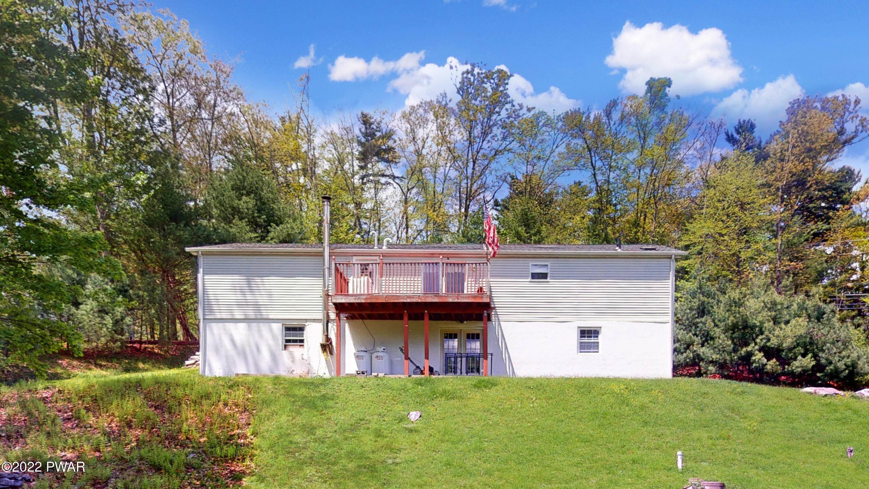 24. Single Family Homes for Sale at 101 Cornflower Ln Milford, Pennsylvania 18337 United States