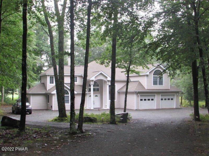 Single Family Homes for Sale at 412 Canoebrook Dr Lords Valley, Pennsylvania 18428 United States
