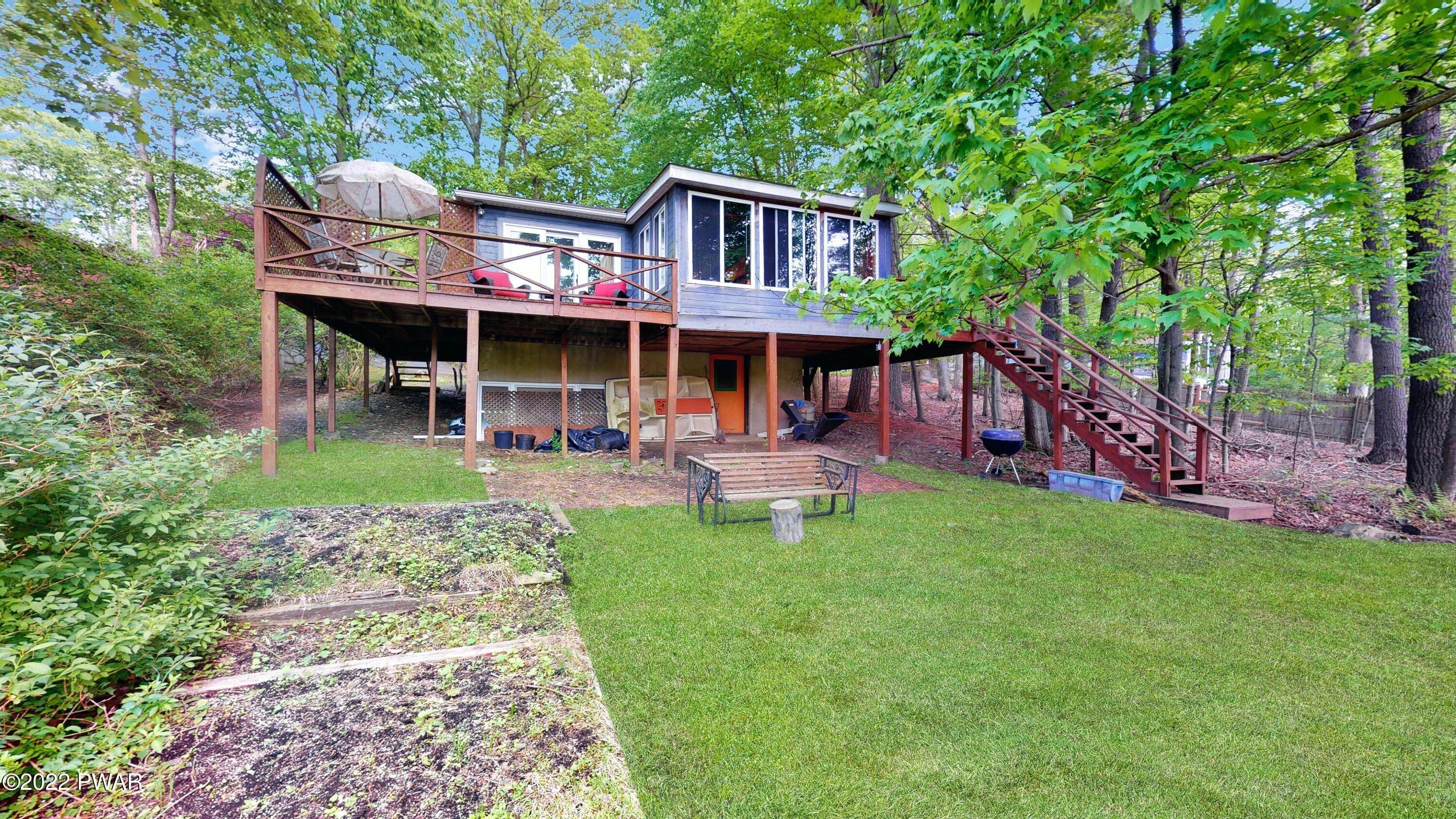 22. Single Family Homes for Sale at 131 Outer Dr Dingmans Ferry, Pennsylvania 18328 United States
