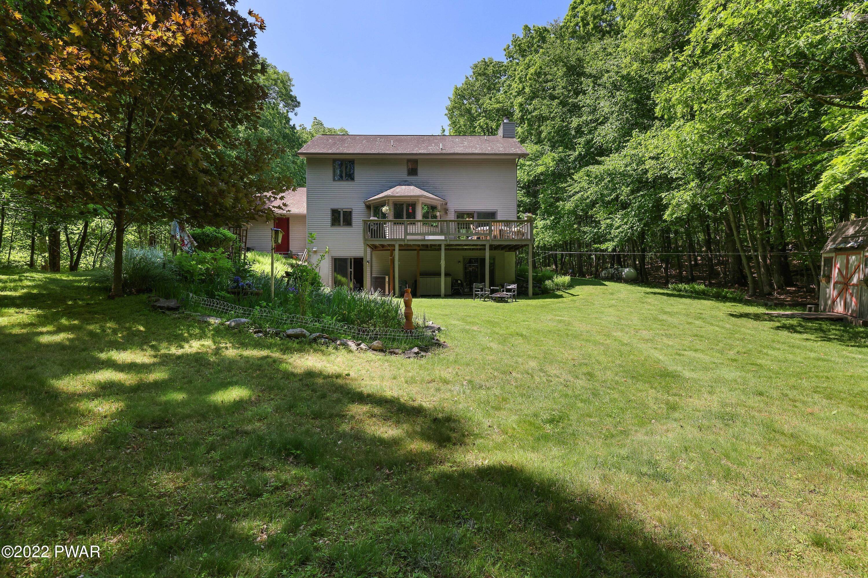 38. Single Family Homes for Sale at 105 Harney Rd Milford, Pennsylvania 18337 United States