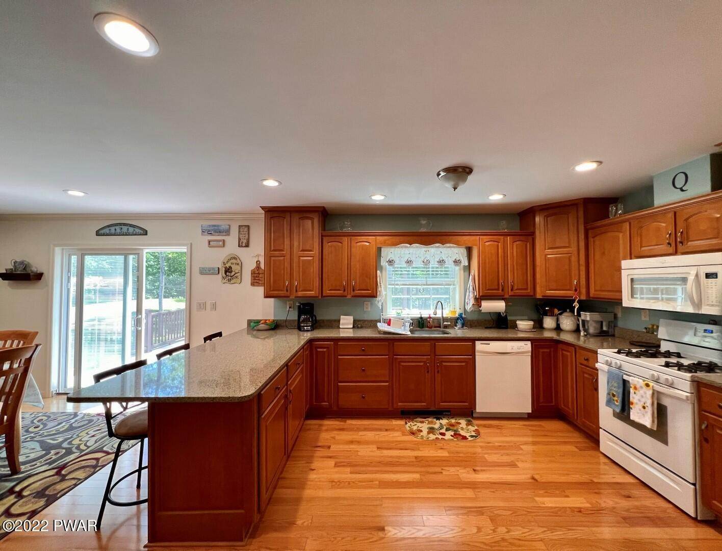 10. Single Family Homes for Sale at 114 Clubhouse Dr Hawley, Pennsylvania 18428 United States