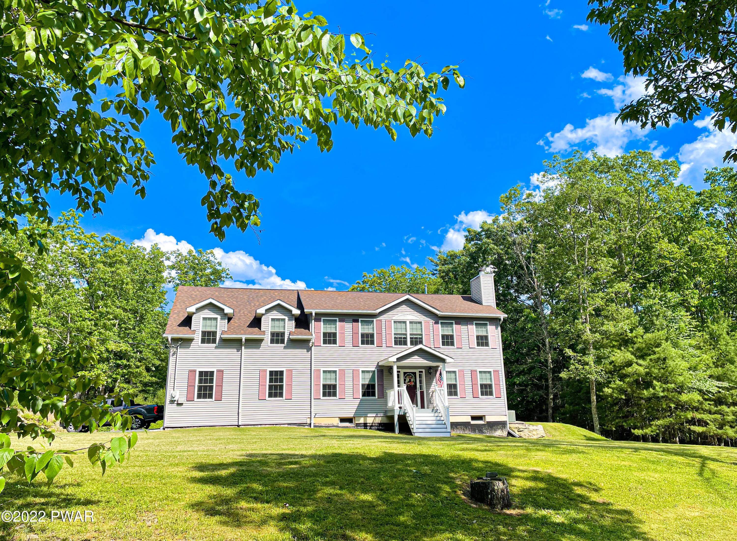 Single Family Homes for Sale at 190 Doolan Rd Dingmans Ferry, Pennsylvania 18328 United States
