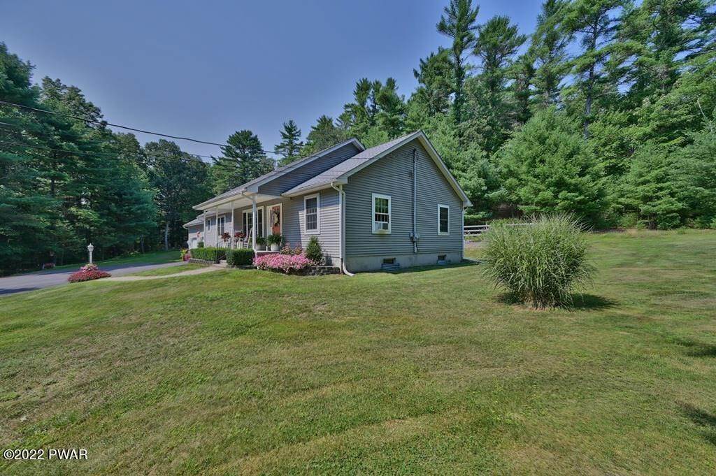 8. Single Family Homes for Sale at 227 Christian Hill Rd Milford, Pennsylvania 18337 United States