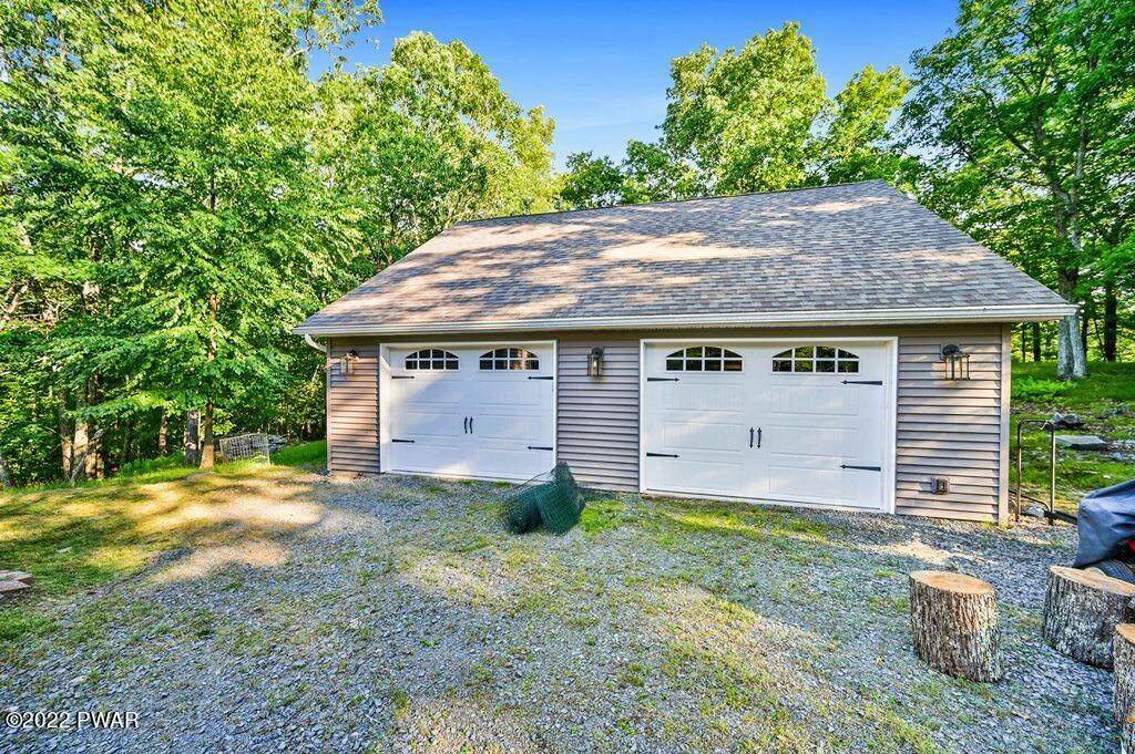 90. Single Family Homes for Sale at 806 Firelight Ct Lackawaxen, Pennsylvania 18435 United States