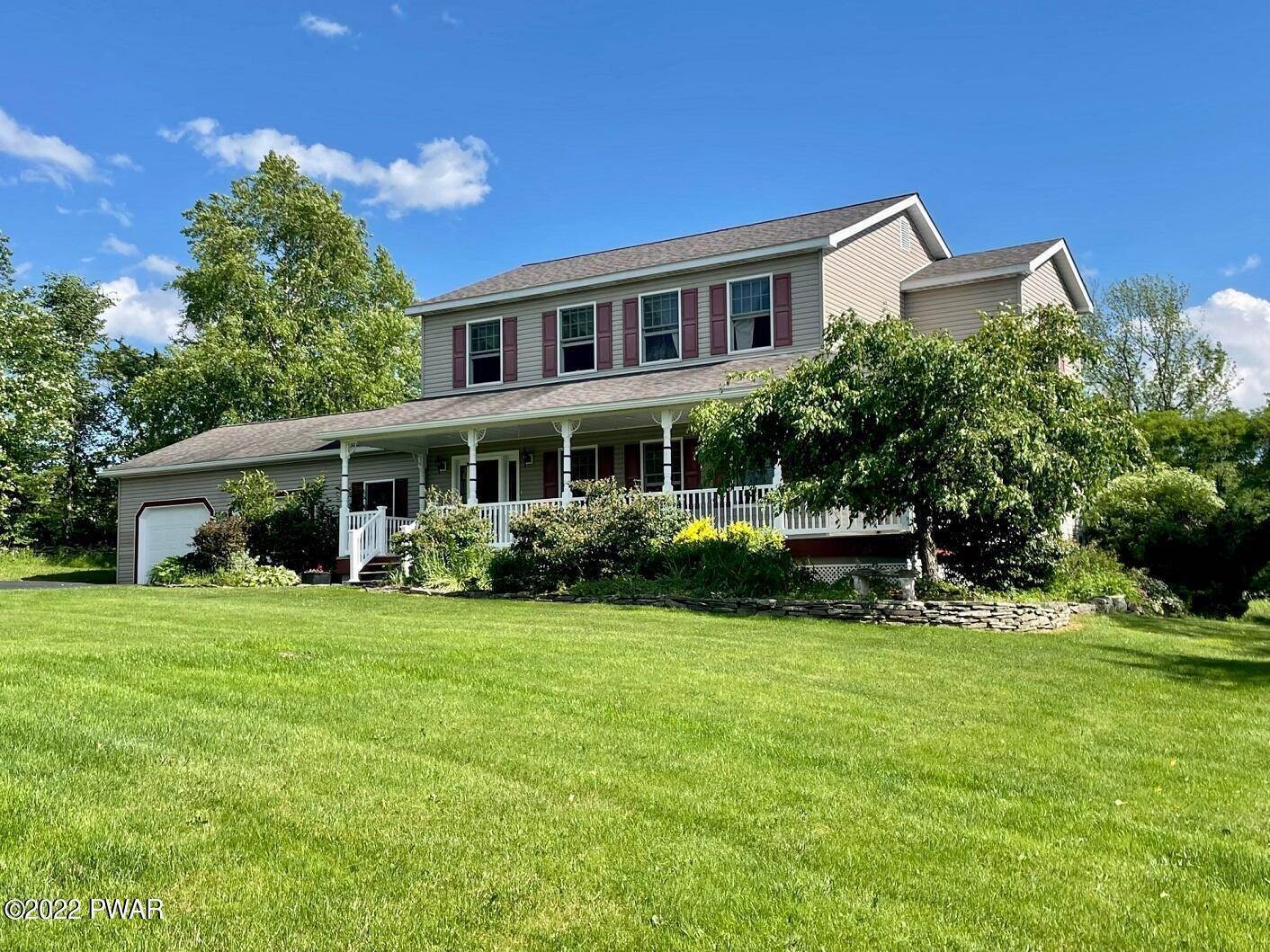 6. Single Family Homes for Sale at 524 Creamton Dr Pleasant Mount, Pennsylvania 18453 United States