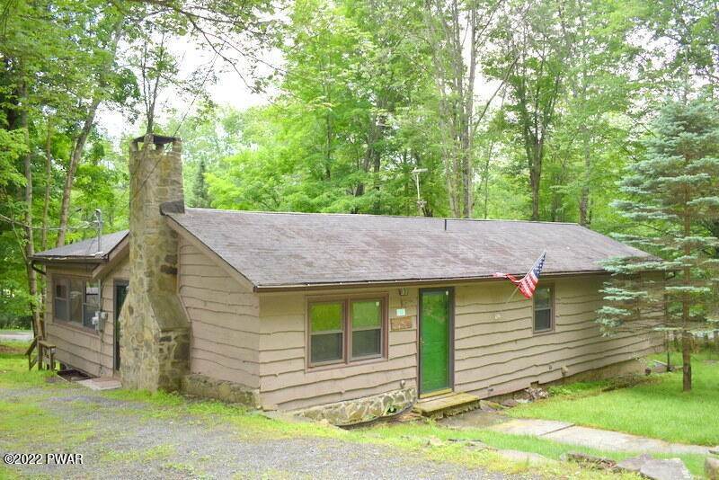 Single Family Homes for Sale at 14 Bear Rock Rd Lake Ariel, Pennsylvania 18436 United States