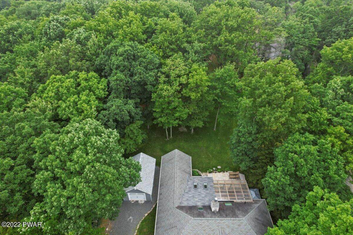 7. Single Family Homes for Sale at 803 Gaskin Court South Lords Valley, Pennsylvania 18428 United States