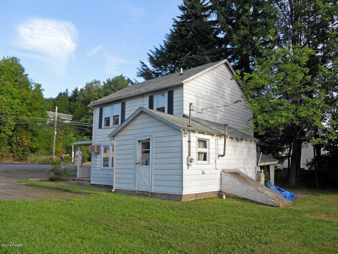 3. Single Family Homes for Sale at 1038 Main St Newfoundland, Pennsylvania 18445 United States
