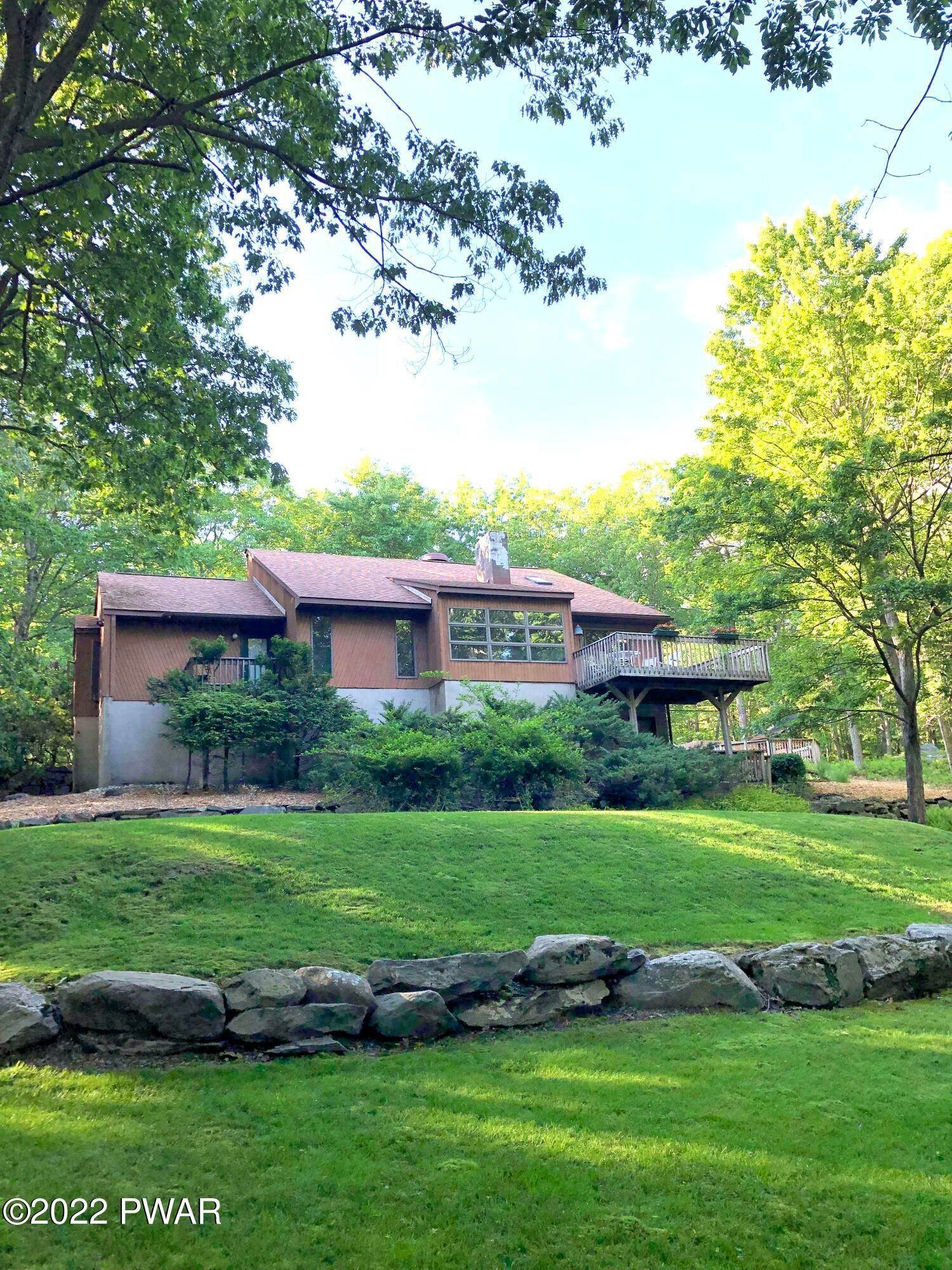 37. Single Family Homes for Sale at 495 Log Tavern Rd Milford, Pennsylvania 18337 United States