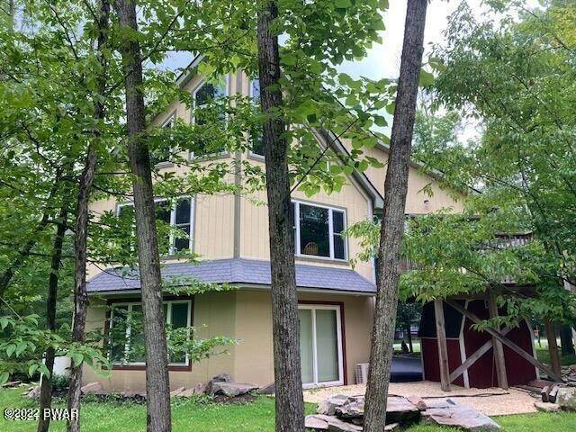 2. Single Family Homes for Sale at 51 Underwood Ln Lake Ariel, Pennsylvania 18436 United States