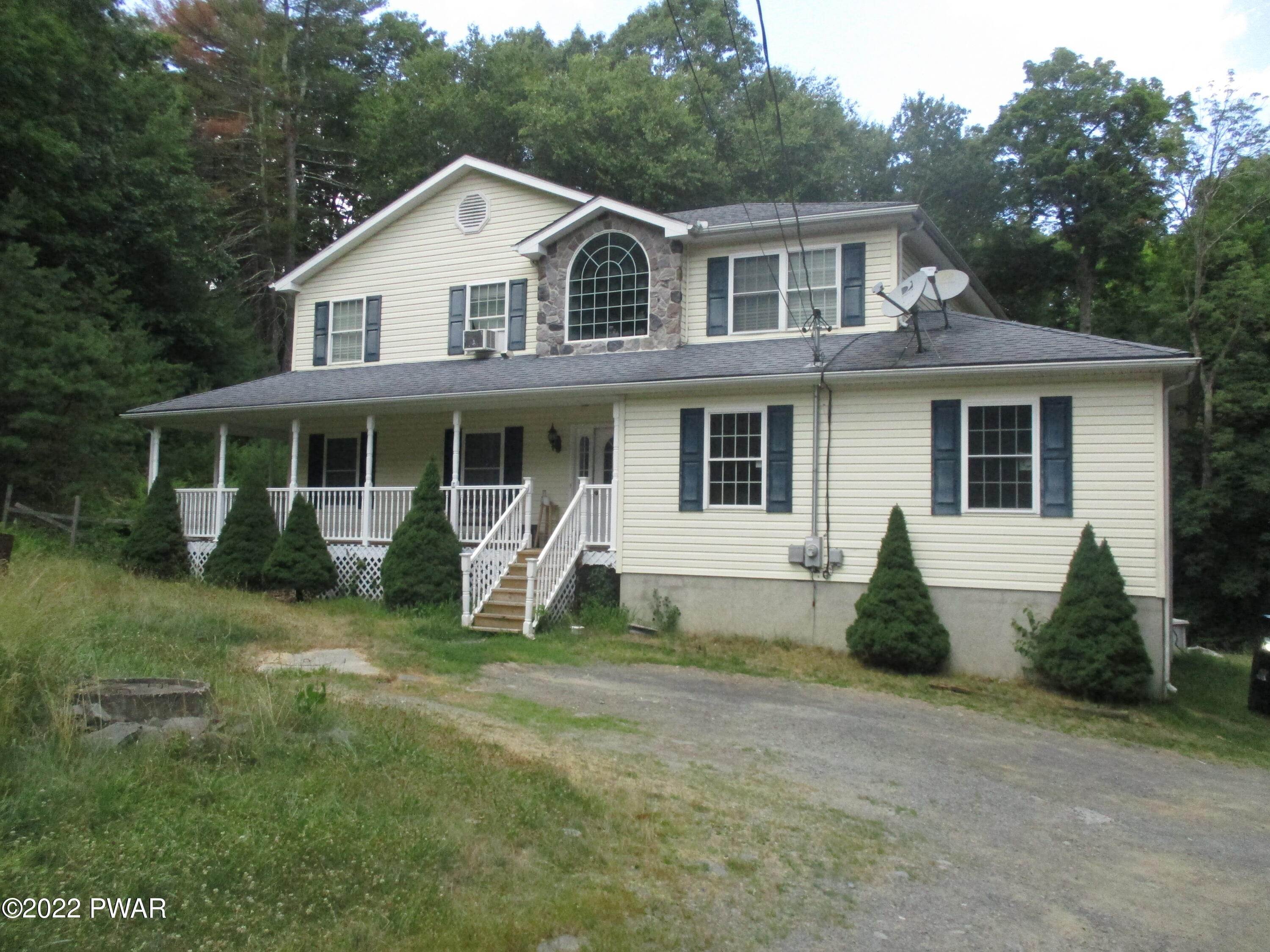 Single Family Homes for Sale at 104 Roberts Dr Dingmans Ferry, Pennsylvania 18328 United States
