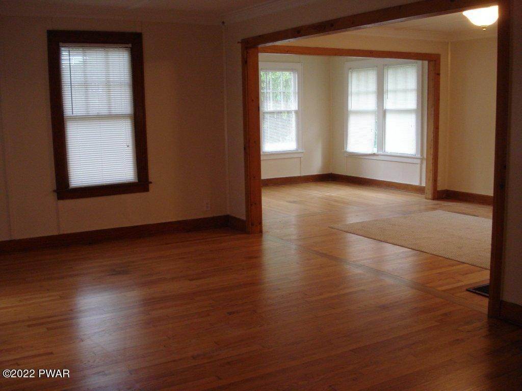 14. Single Family Homes for Sale at 576 Rt 6 Milford, Pennsylvania 18337 United States