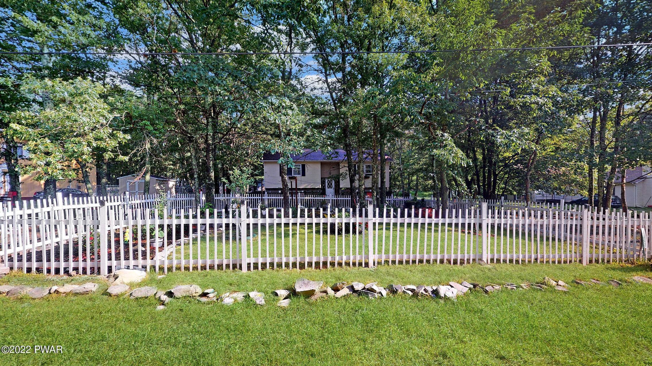 20. Single Family Homes for Sale at 1121 Steele Cir Bushkill, Pennsylvania 18324 United States