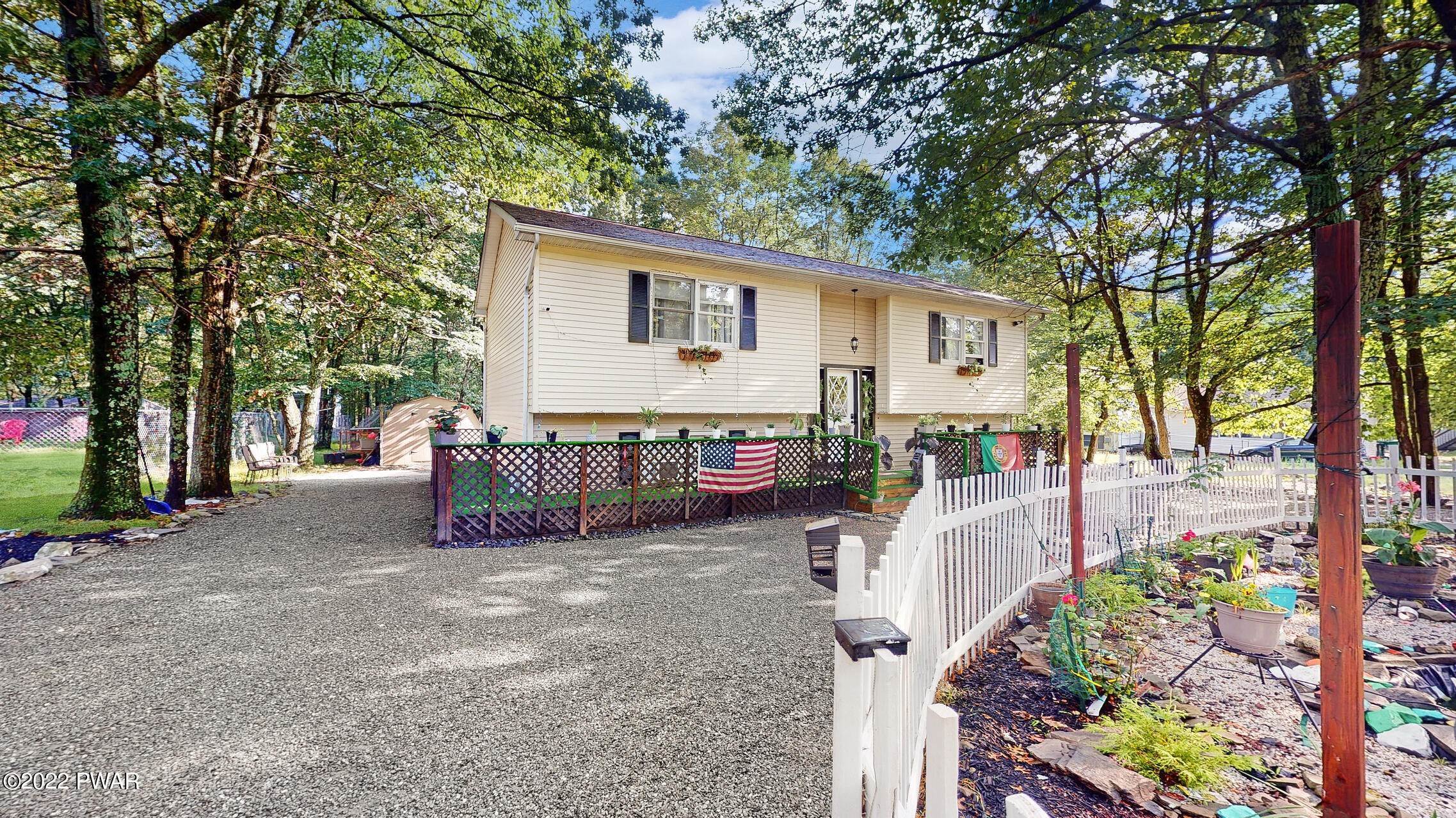 27. Single Family Homes for Sale at 1121 Steele Cir Bushkill, Pennsylvania 18324 United States